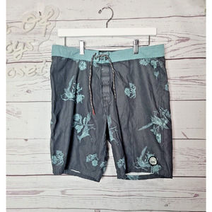 Katin USA Black Birds AOP Print Surfing Board Shorts Men's Size 33